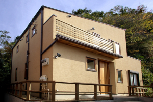 緑にかこまれた二世帯住宅