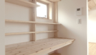 大きな屋根の家